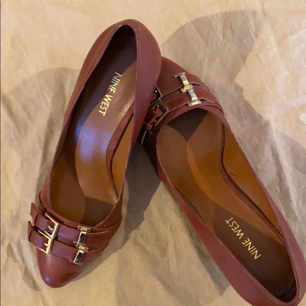 Nine West brown leather wedge pump